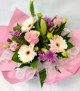 Mothers Day Water Boxes: Bouquet For a Pink Lover