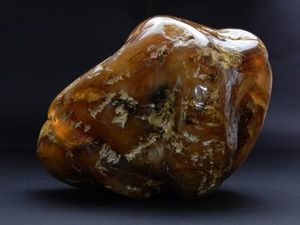 Products: New Zealand Kauri Gum specimen 8.9 kilograms