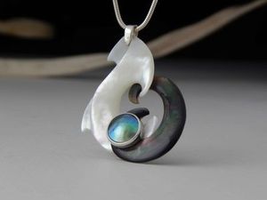 Neil Hanna pendant 819