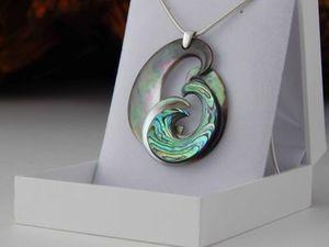 Neil Hanna pendant 815