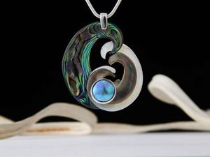 Neil Hanna: Neil Hanna pendant 913