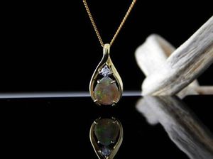 Katerina: Crystal Opal pendant 060