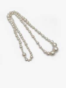 Swelling Pearl Necklace