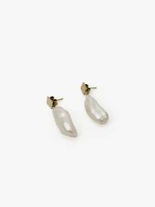 Lisa Woods Artist Works For Sale: Gold Baroque Pearl Earrings (LWO133)