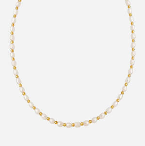 Necklaces: Freshwater Pearl Necklace
