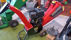 Chippers: Cox Vertical Chipper/Shredder CVC6B