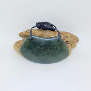 Breastplate: Rimu Pounamu Breastplate