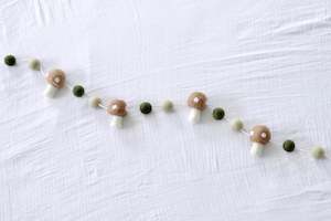 Mushroom Garland - Sage/Dark Green/Beige
