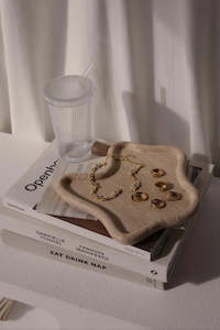 Papier Hq: Travertine Curve Tray