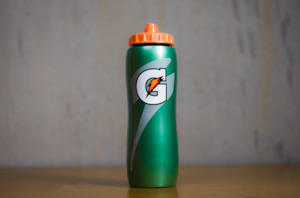 Bottle: 1 x 32oz (946ml) Drink Bottle