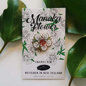 Brooch: Enamel Pin - Manuka Flower