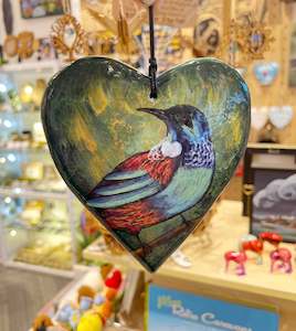 Ceramic Wall Arts: NZ Handcrafted Ceramic Heart L - Tui Detailed