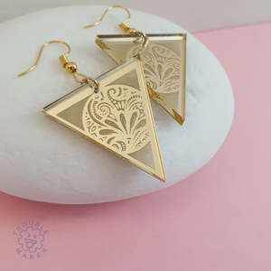 Kiwiana Earrings: Earrings Batik Triangle