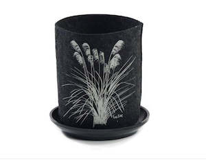 Eco Felt: EcoFelt Growbag -Toetoe On Dark Grey