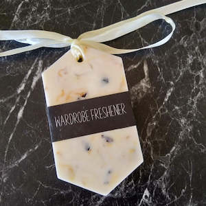 Skincare: Wardrobe Freshener Vanilla Orchid