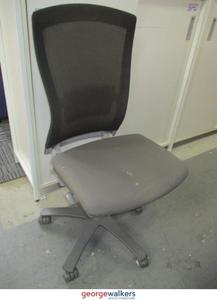 Formway: PR5820  Grey/Black Formway Office Chair