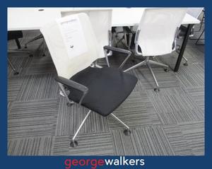 PR6388  White/Black Vitra Meda Boardroom Chair
