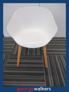 PR5662 - White  Tub Chair