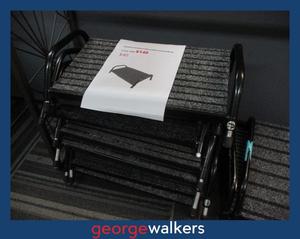 MI07001 - Grey Mix Medium Footrest
