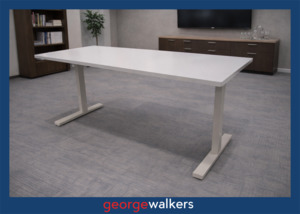 PR6584  White Melteca  Desk 1.7M