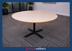 PR6670  Maple  Round Table 1.2M