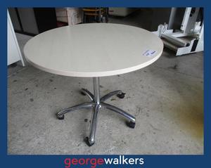 Meeting Room: VL9  Maple  Round Meeting Table 900mm