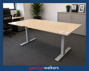 Desk 1800mm Maple Melteca