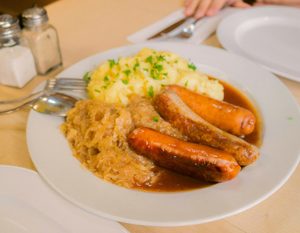 Products: Burgundy Beef Sausages – Georgie Moleta Butcheress