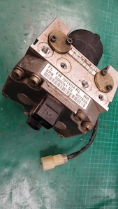 Repair Abs Modules Yaw Sensors: ABS  Valve Block / Motor Assembly   Land-rover  Defender  WABCO