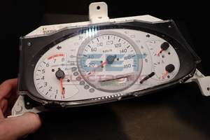 Nissan Tino  V10 - 1999-2006 - Fuel Gauge Fualt