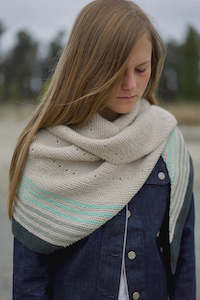 Lisafdesigns: Candice Shawl - LisaFDesign - HC46