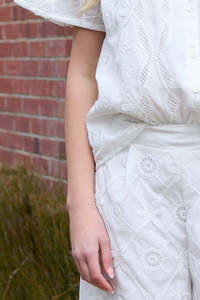 Amaya: Zula Embroidered Short - White