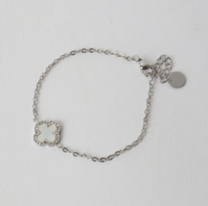 Jewellery Boxes: Clover Single Bracelet Silver/White