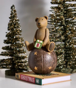 Christmas: Bear on Ball