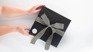 For Her: Mother’s Day Special – Florals & Treats