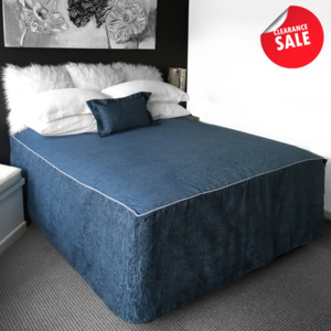 Clearance: Chapeau Piped Bed Cover - Caribbean [CLEARANCE]