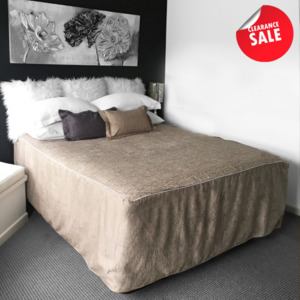 Chapeau Piped Bed Cover - Truffle [CLEARANCE]