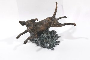 Little Splash' - bronze casting - Giraffe Art Gallery