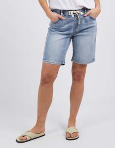 Shorts: Gabby Bermuda Short - Mid Blue