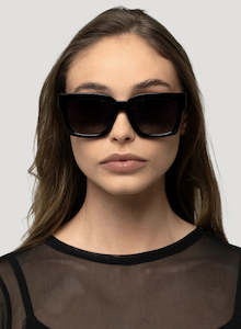 Alba Sunglasses - Black/Smoke Fade