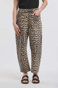 Jeans: Leo Barrel Jeans - Leopard -