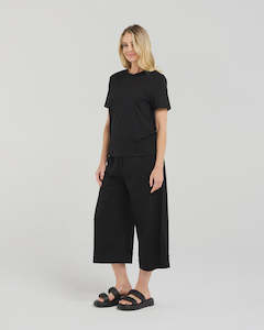 Parnella Travel Tee - Black