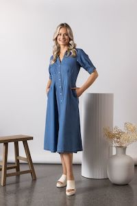 Vassalli: Cap Slv Shaped Waist Button Up Dress w Pockets - Mid Wash