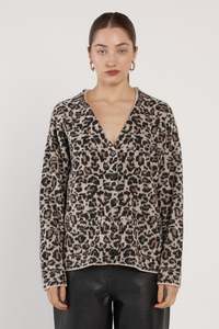 Fate Becker: Marlowe Fluffy Cardigan - Animal Print