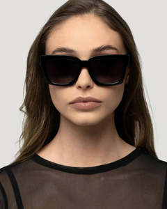 Otra Eyewear: Alba / Black/Smoke Fade