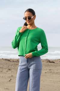 Knewe: Mimi Cardi / Parakeet