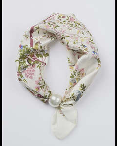 Stella Gemma: Scarf With Pearl / Floral