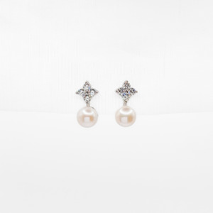 Lucky Charm Pearl Earrings