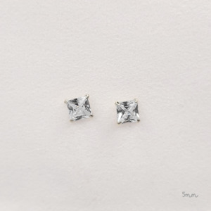 Studs: Cubic Zirconia Stud- Silver / Square