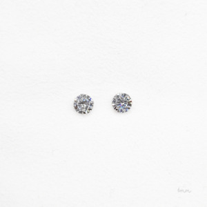 Cubic Zirconia Stud - Silver / Round